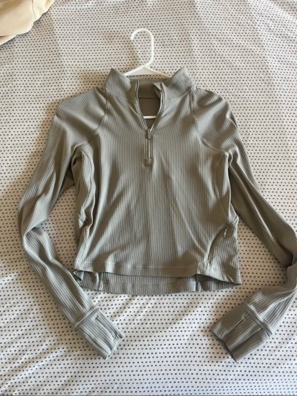 lululemon ribbed running top, cropped. Size 12.